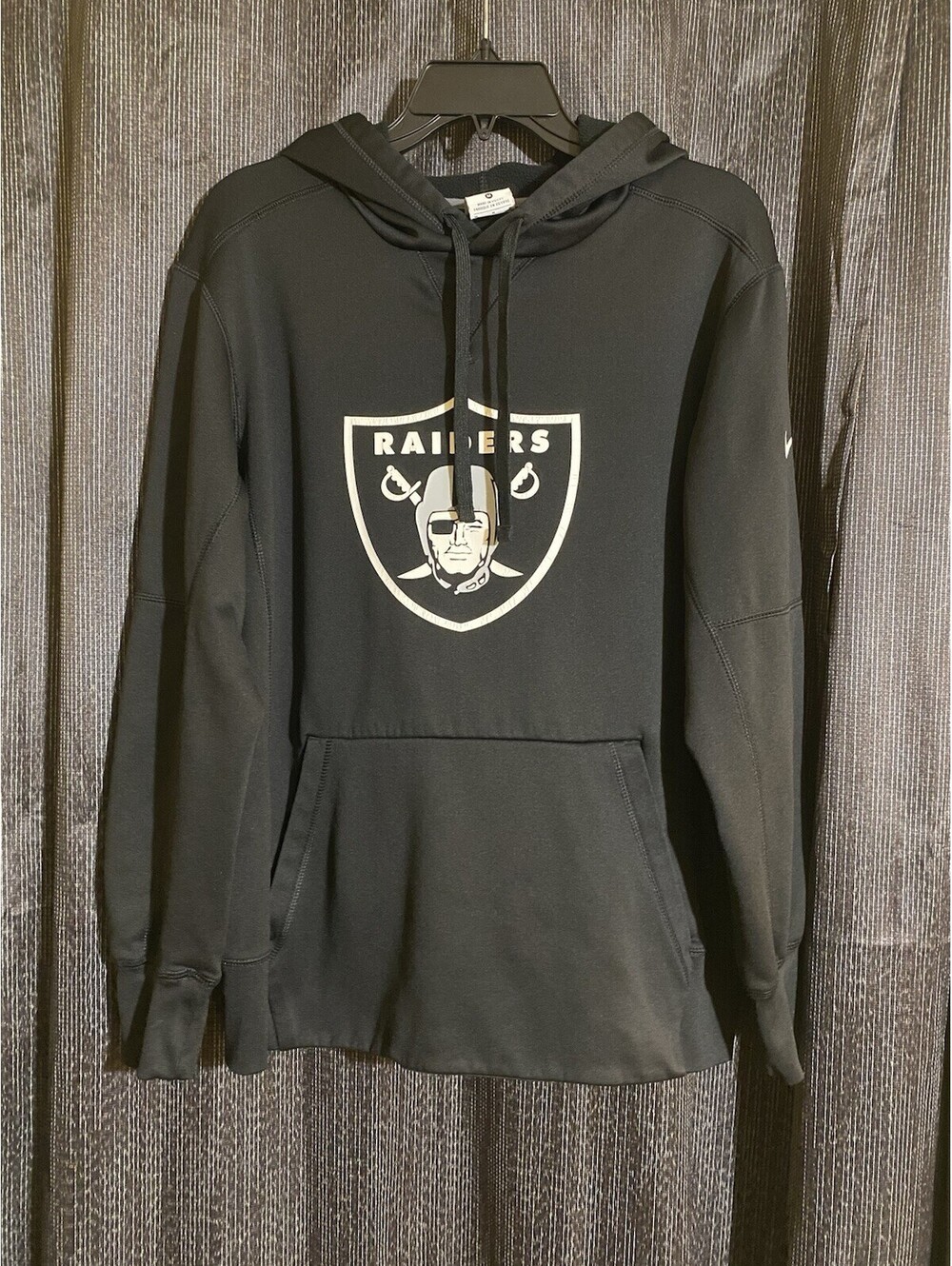 Nike Therma-Fit Men's Size Medium Black NFL Las Vegas Raiders Hooded Sweatshirt